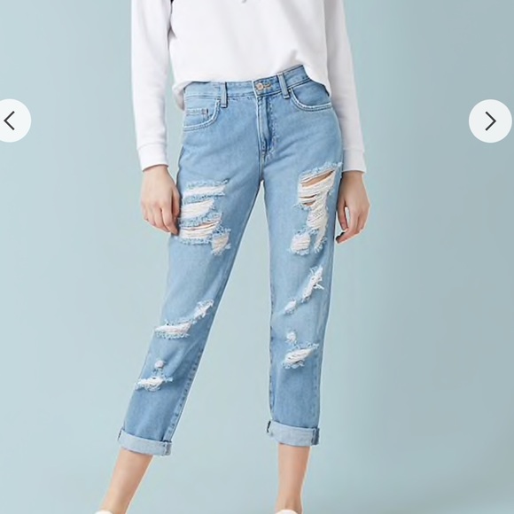 girls in boyfriend jeans